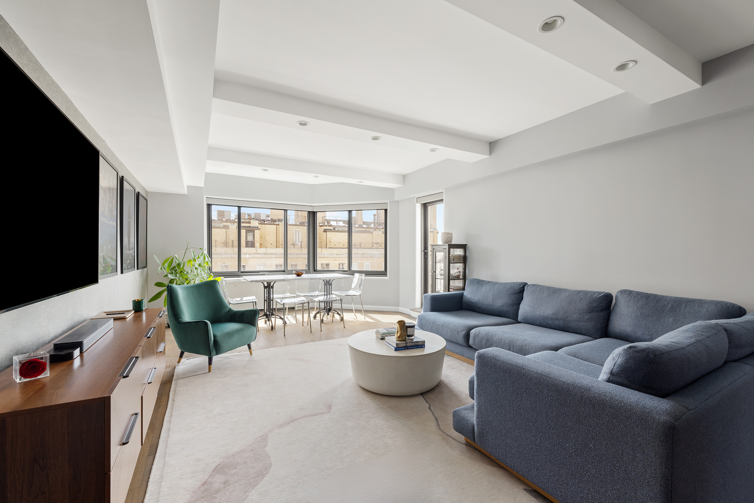 Buy or rent a property | East End Avenue, Upper East Side 10075