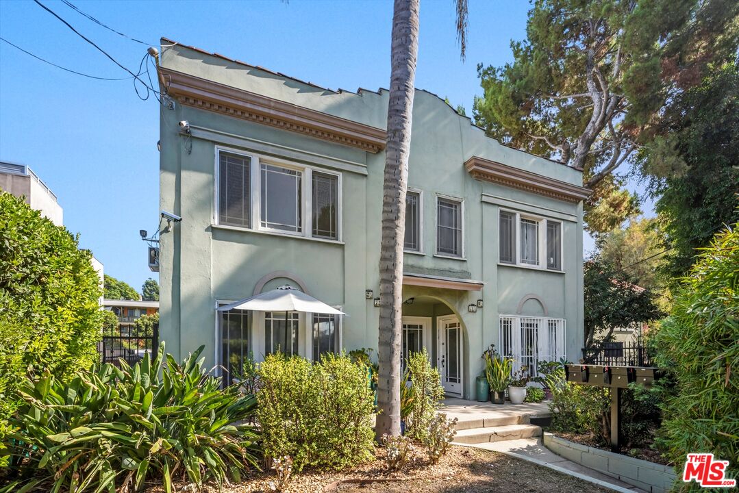 Buy or rent a property | N Hoover St, Los Angeles 90029