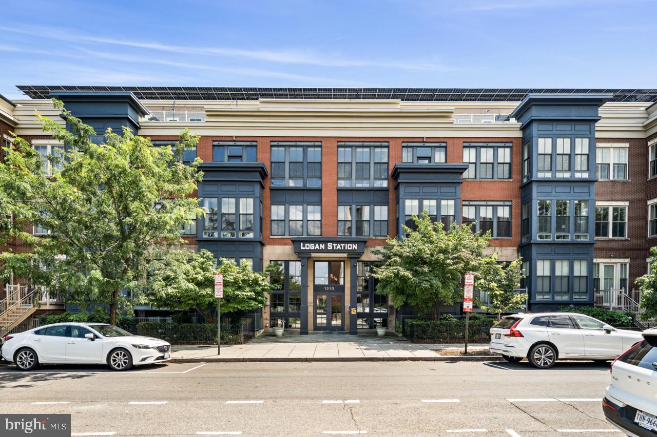 Buy or rent a property | R St NW, Washington, DC 20009
