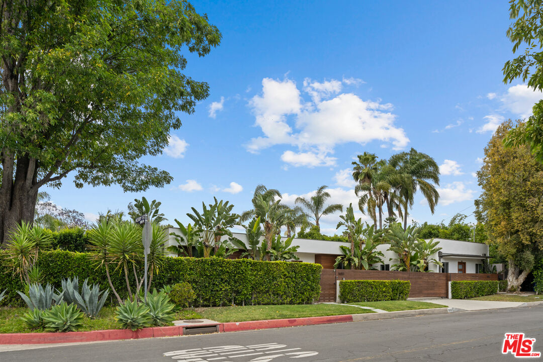 Buy or rent a property | Noble Ave, Sherman Oaks 91403