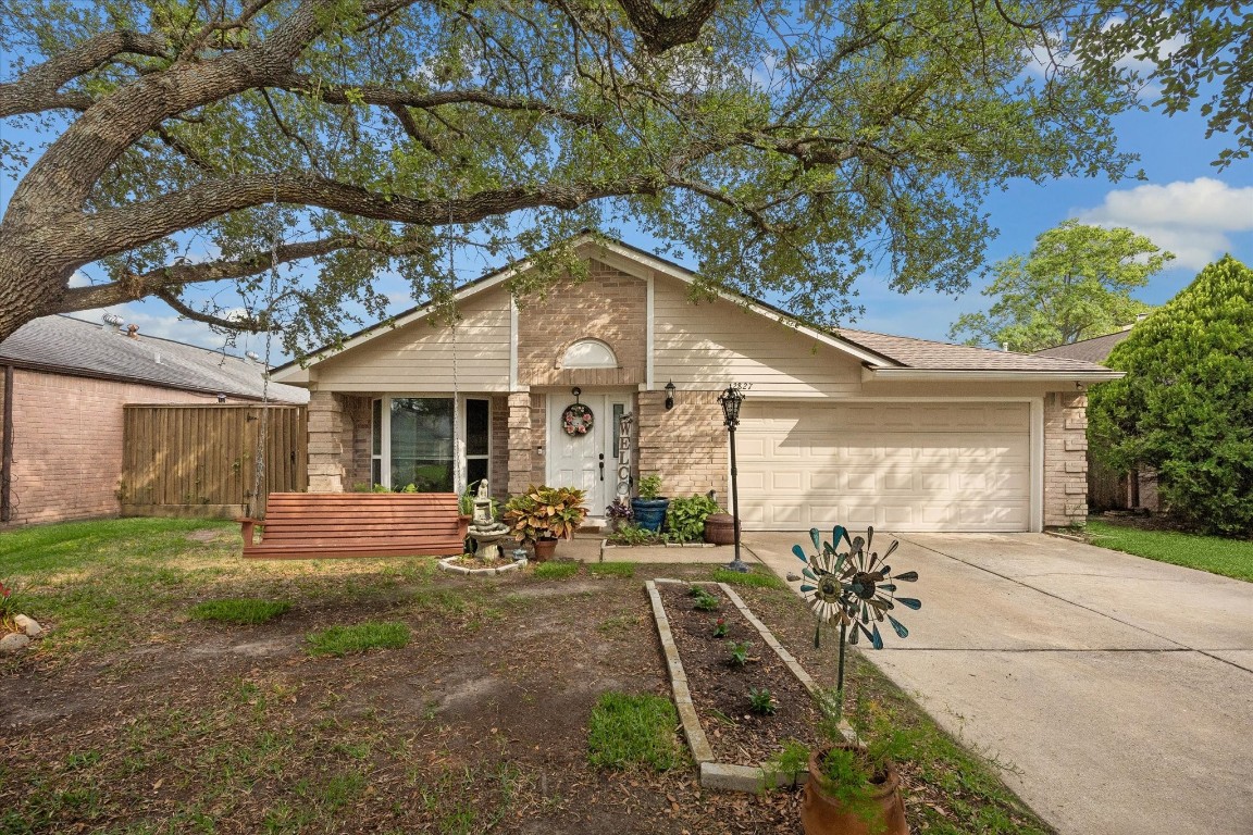 Buy or rent a property | Sandri Ln, Houston 77077