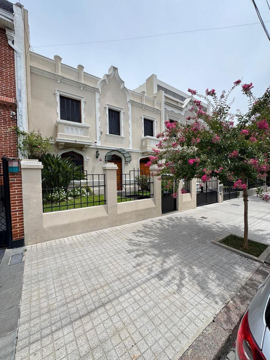 Buy or rent a property | Hortiguera, Parque Chacabuco C1406COB