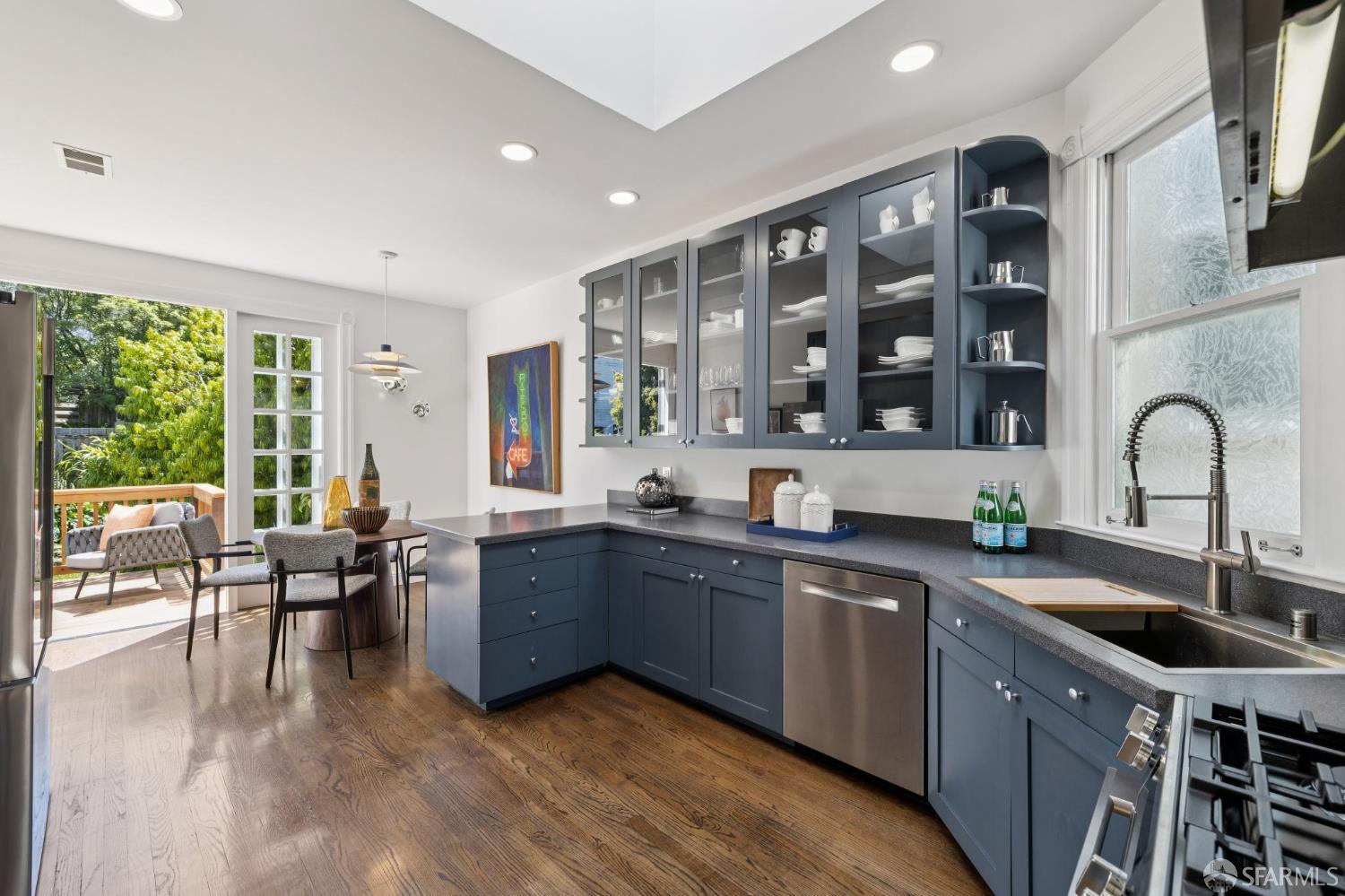 Buy or rent a property | Carl St, San Francisco 94117
