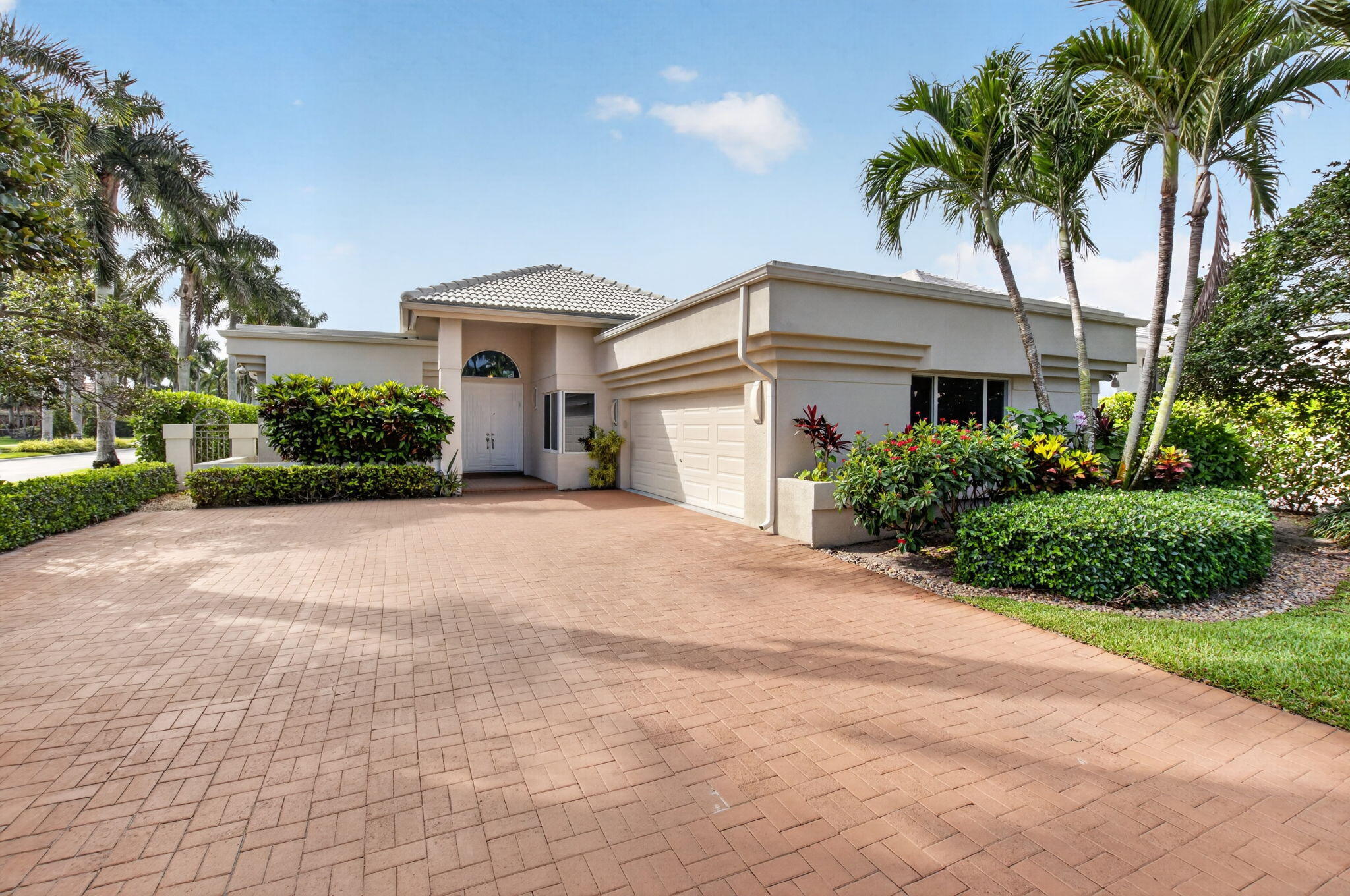 Buy or rent a property | Loch Lomond Way, Boca Raton 33496
