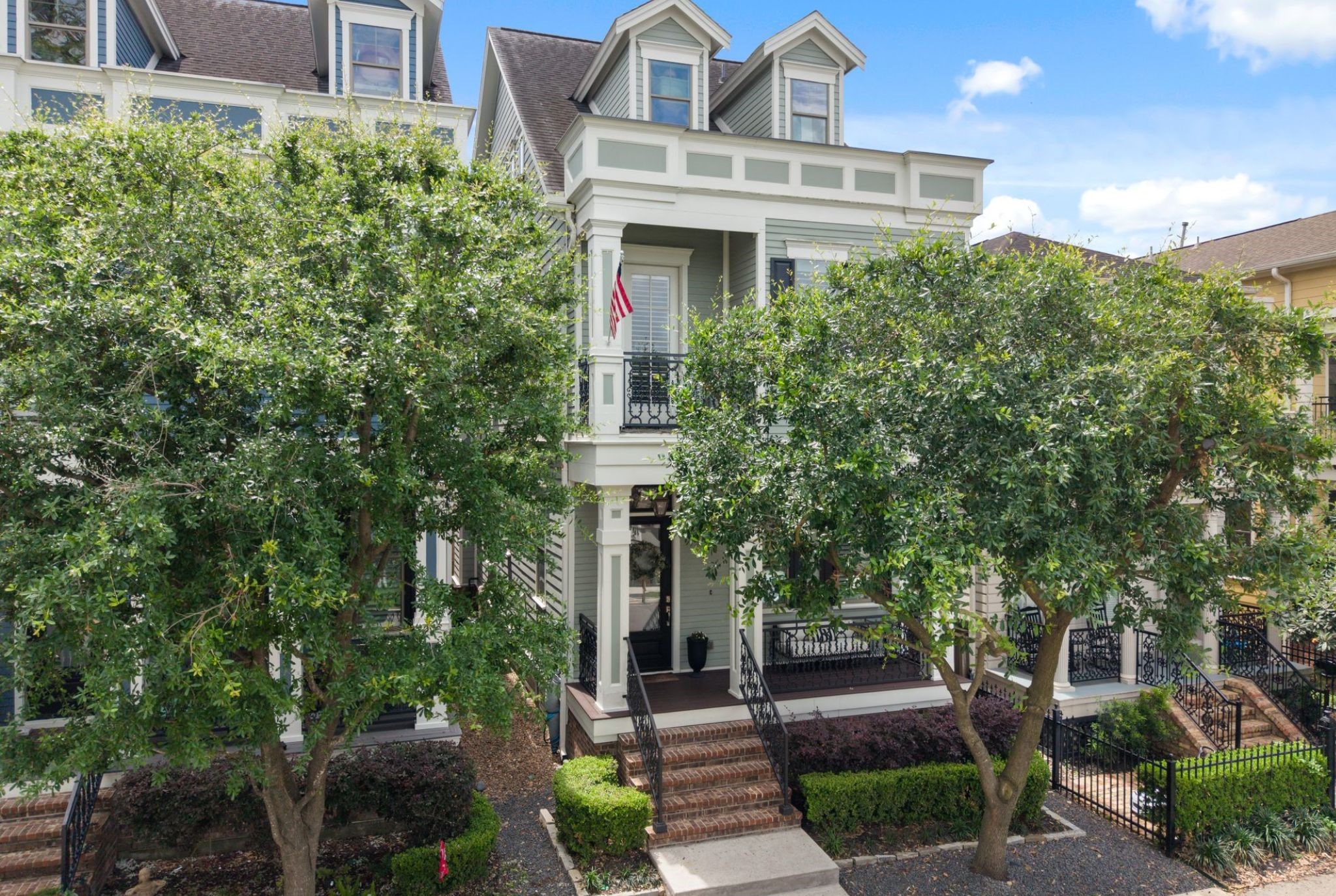 Buy or rent a property | Aurora St, Houston 77009