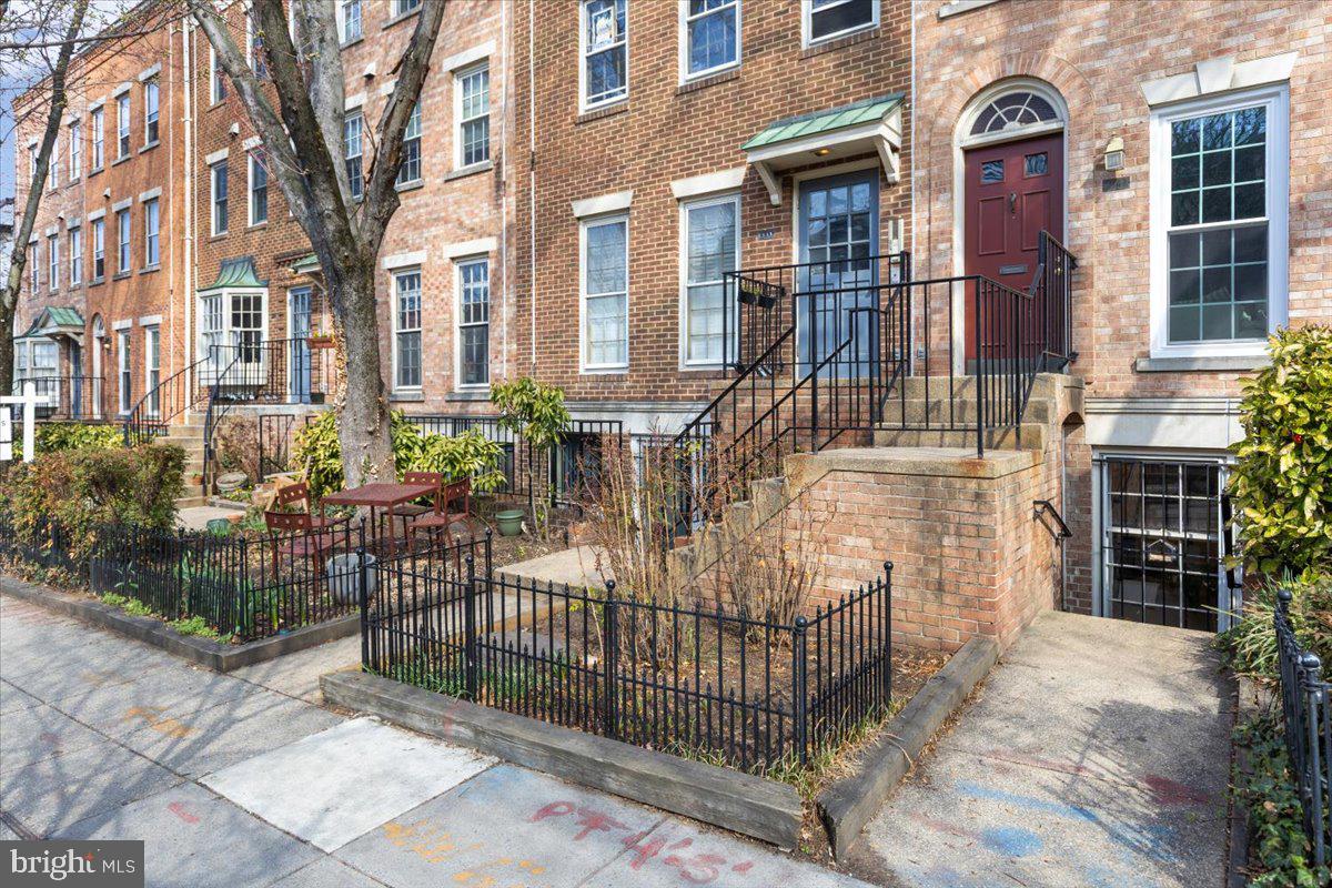 Buy or rent a property | Calvert St NW, Washington, DC 20009