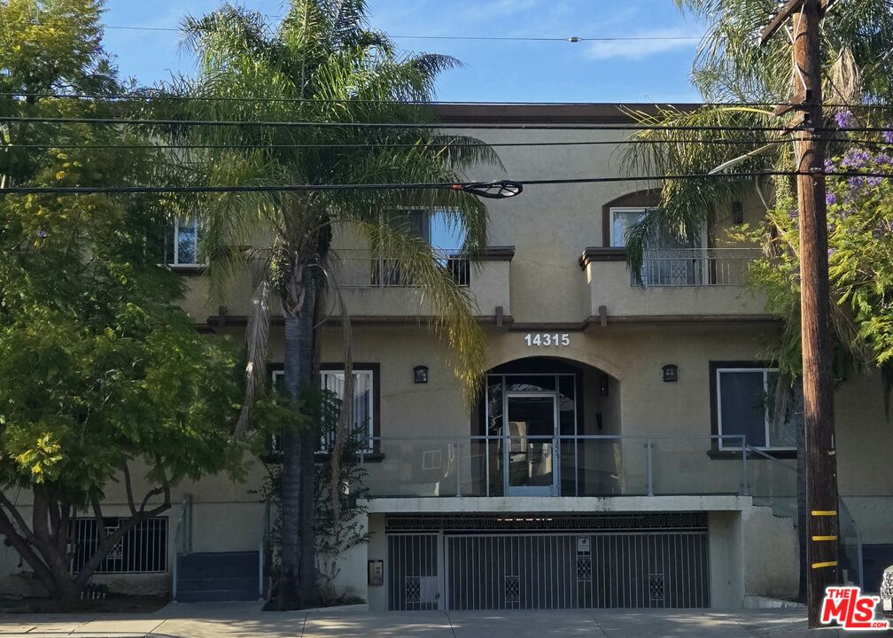 Buy or rent a property | W Magnolia Blvd, Sherman Oaks 91423