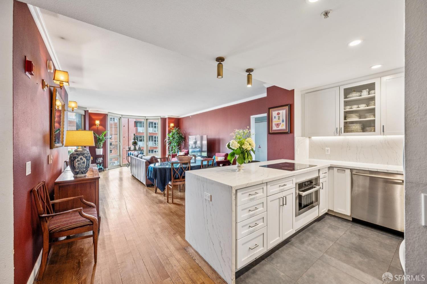 Buy or rent a property | King St, San Francisco 94107