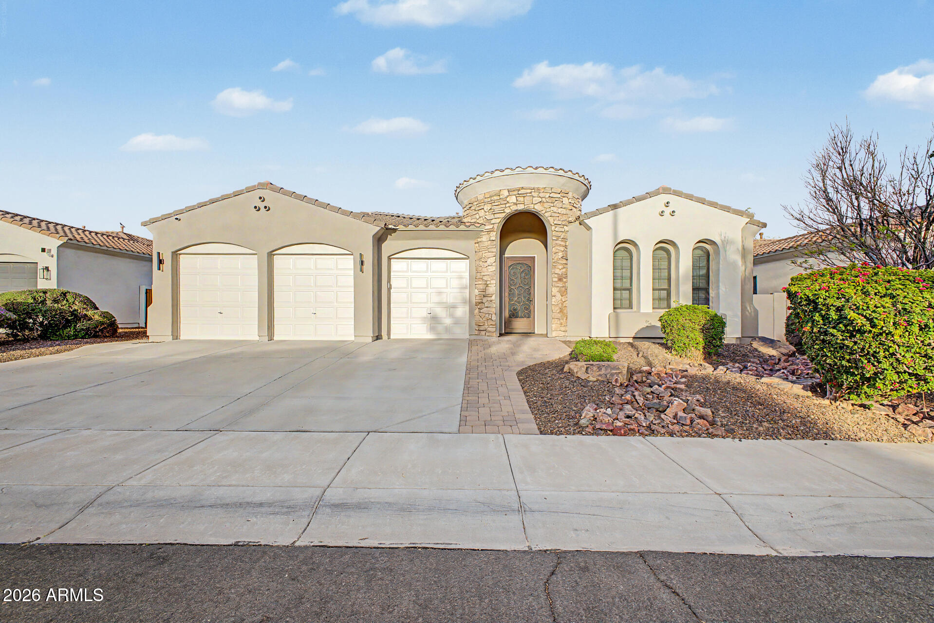 Buy or rent a property | N 24th Pl, Phoenix 85024