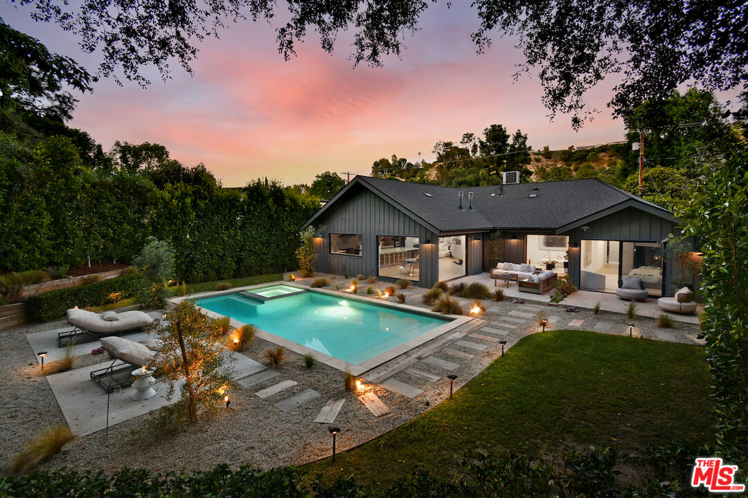 Buy or rent a property | Woodcliff Rd, Sherman Oaks 91403