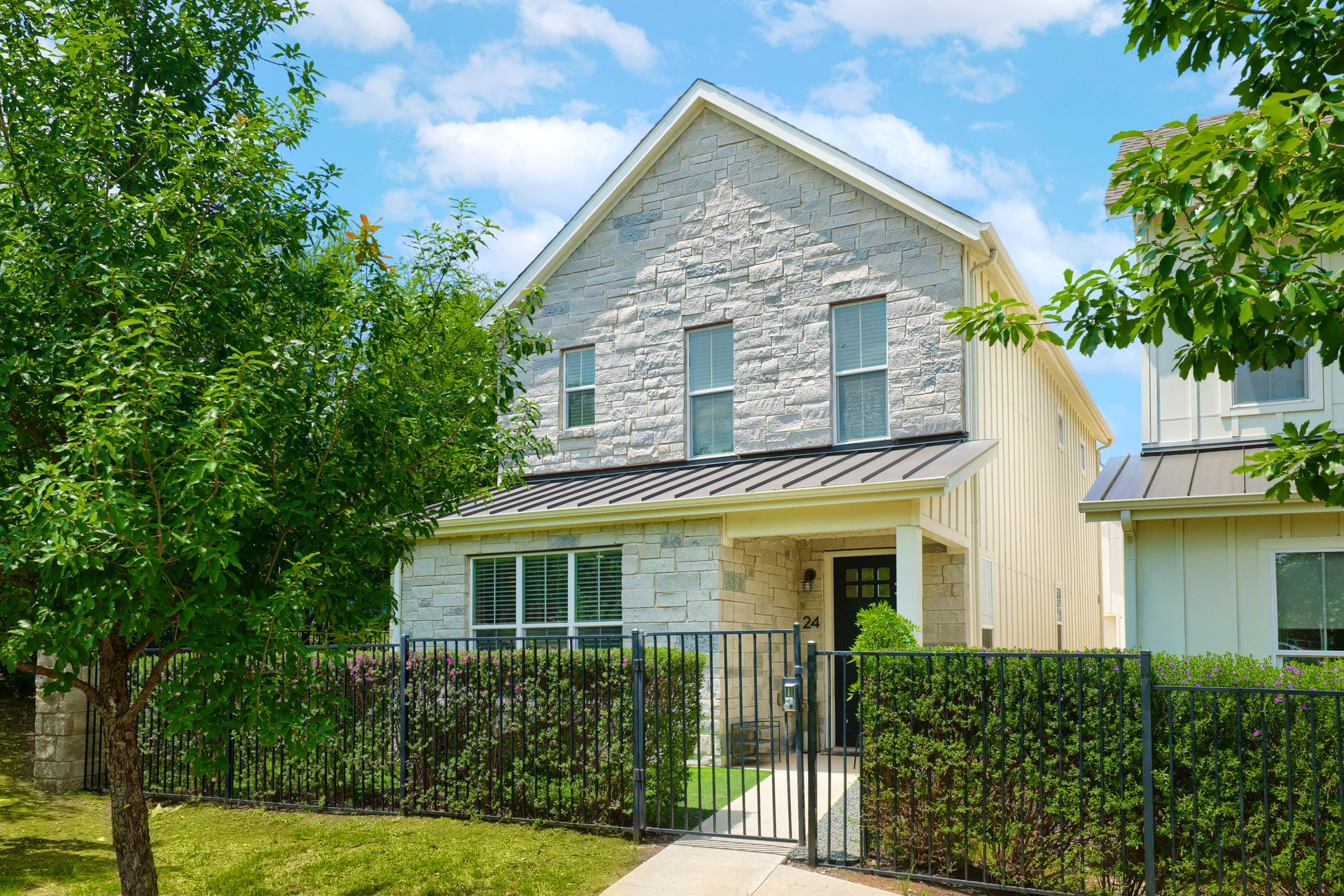 Buy or rent a property | Metcalfe Rd, Austin 78741