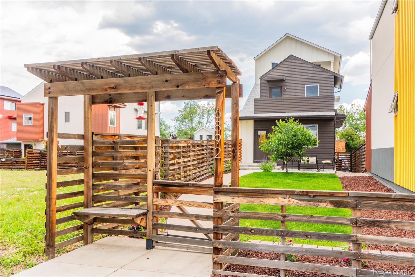 Buy or rent a property | Juniper Ct, Arvada 80007