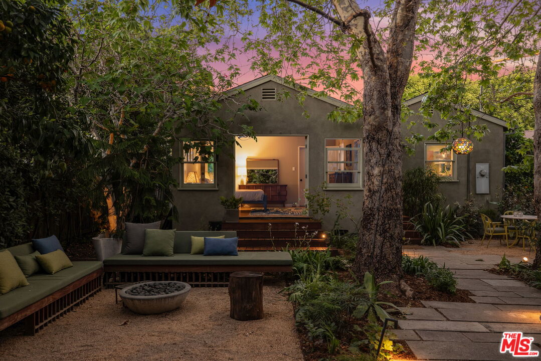 Buy or rent a property | Wellesley Ave, Los Angeles 90064
