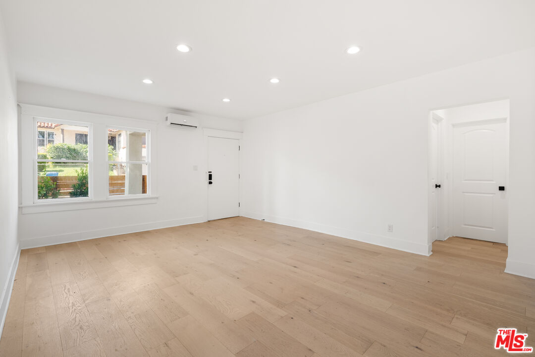 Buy or rent a property | Allison Ave, Los Angeles 90026