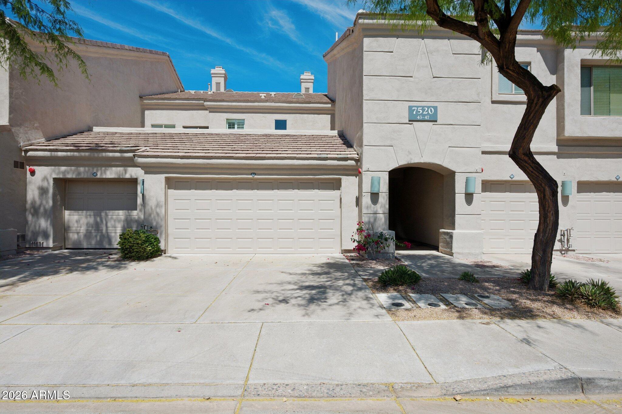 Buy or rent a property | E Earll Dr, Scottsdale 85251