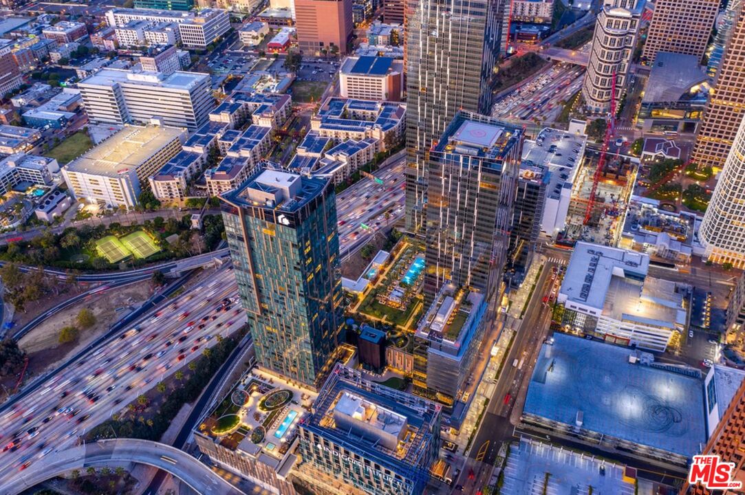 Buy or rent a property | Francisco St, Los Angeles 90017