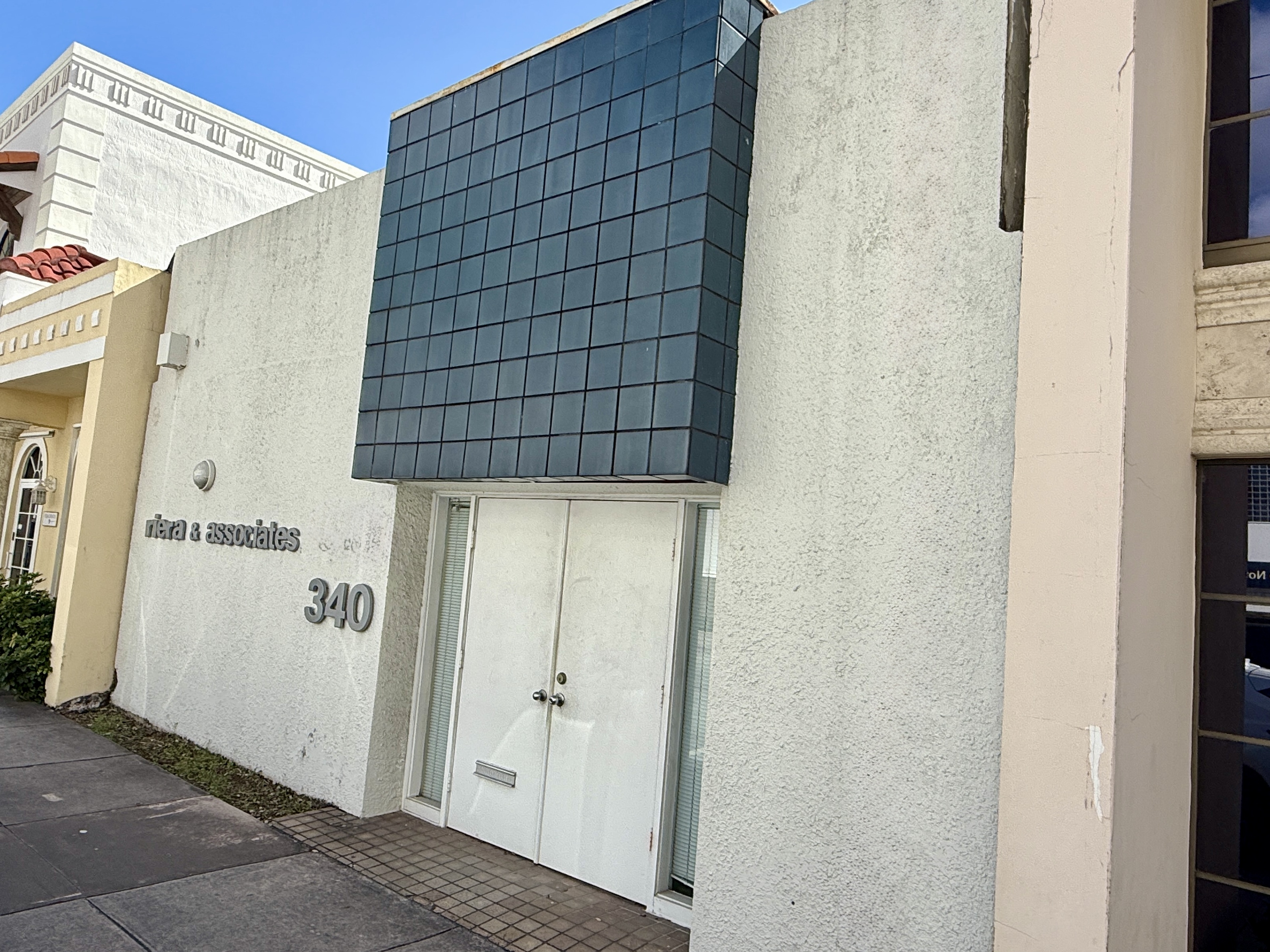 Buy or rent a property | Sevilla Ave, Coral Gables 33134