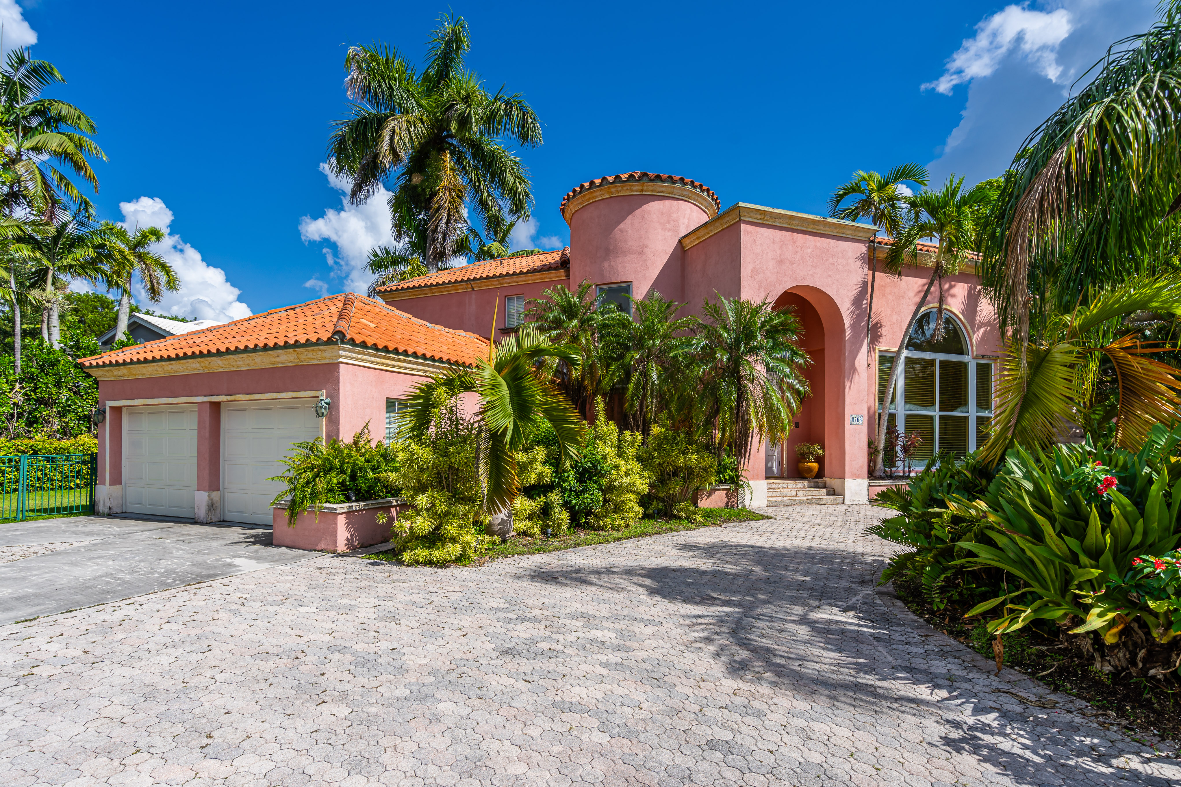 Buy or rent a property | SW 62nd Ct, Miami 33156