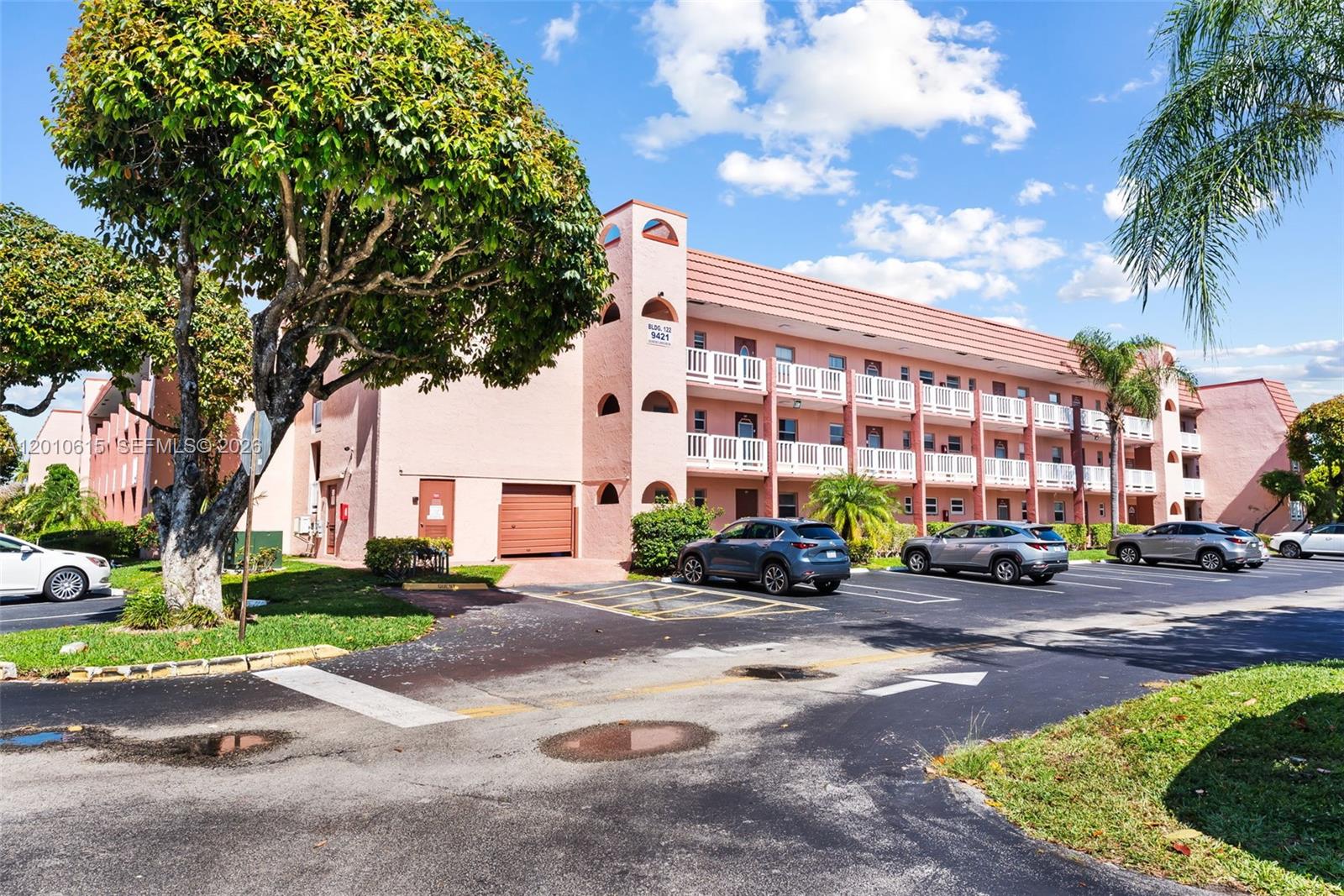 Buy or rent a property | Sunrise Lakes Blvd, Sunrise 33322
