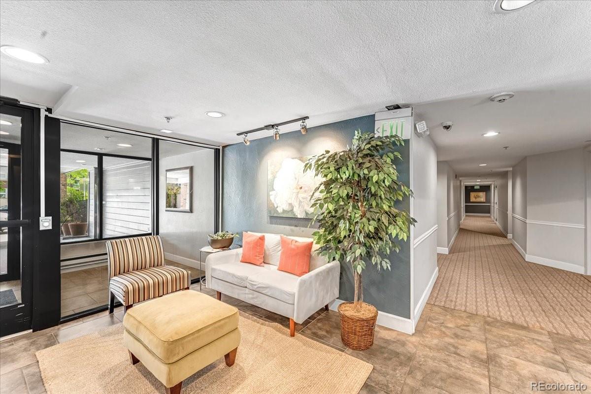Buy or rent a property | Detroit St, Denver 80206