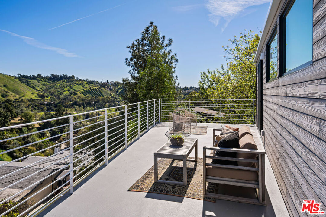 Buy or rent a property | Glenalbyn Dr, Los Angeles 90065