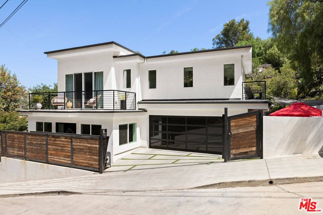 Buy or rent a property | Landa St, Los Angeles 90039