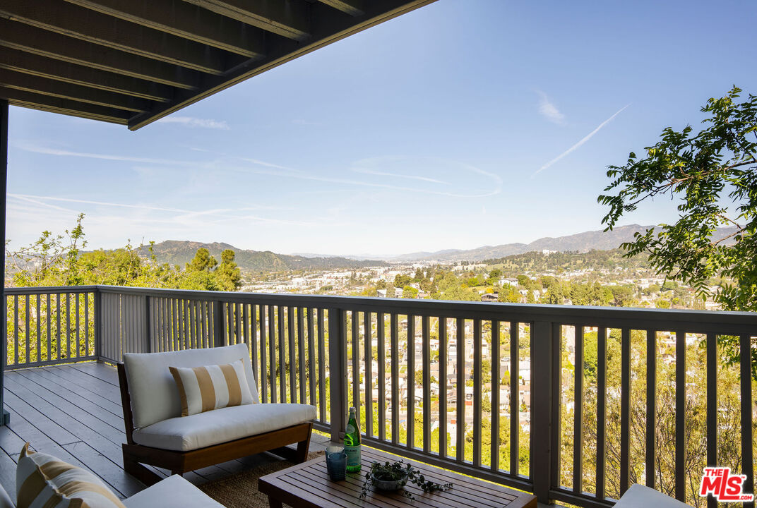Buy or rent a property | Burnell Dr, Los Angeles 90065