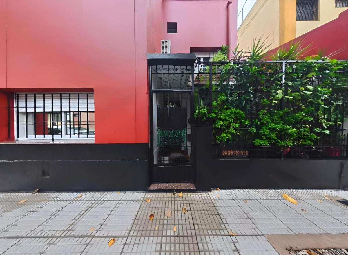 Buy or rent a property | Robertson, Flores 1286