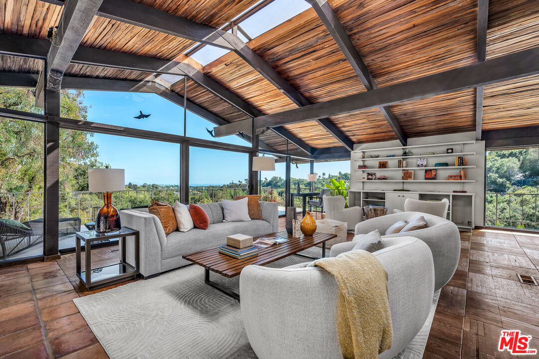 Buy or rent a property | Westridge Rd, Los Angeles 90049