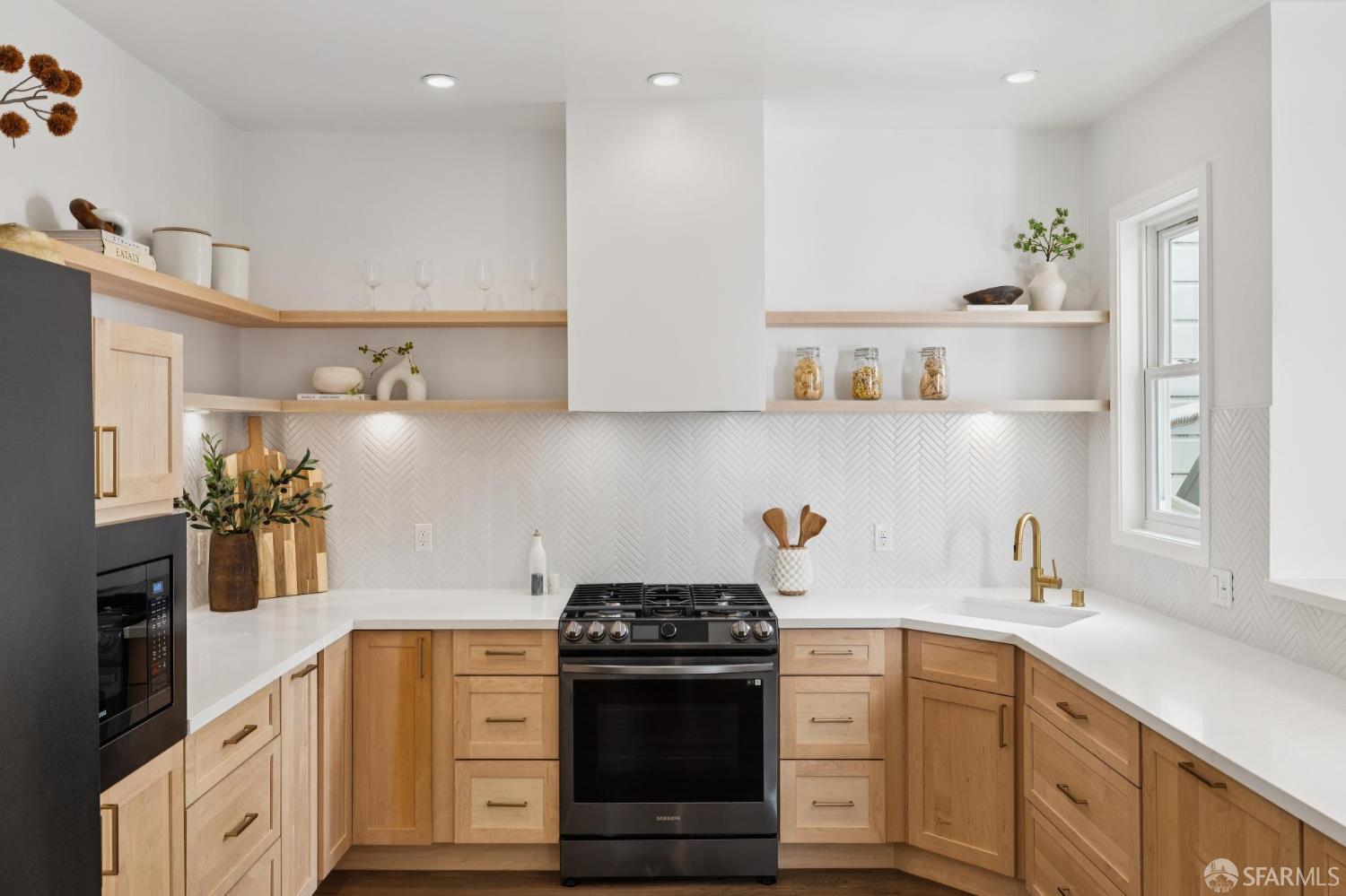 Buy or rent a property | 14th St, San Francisco 94114