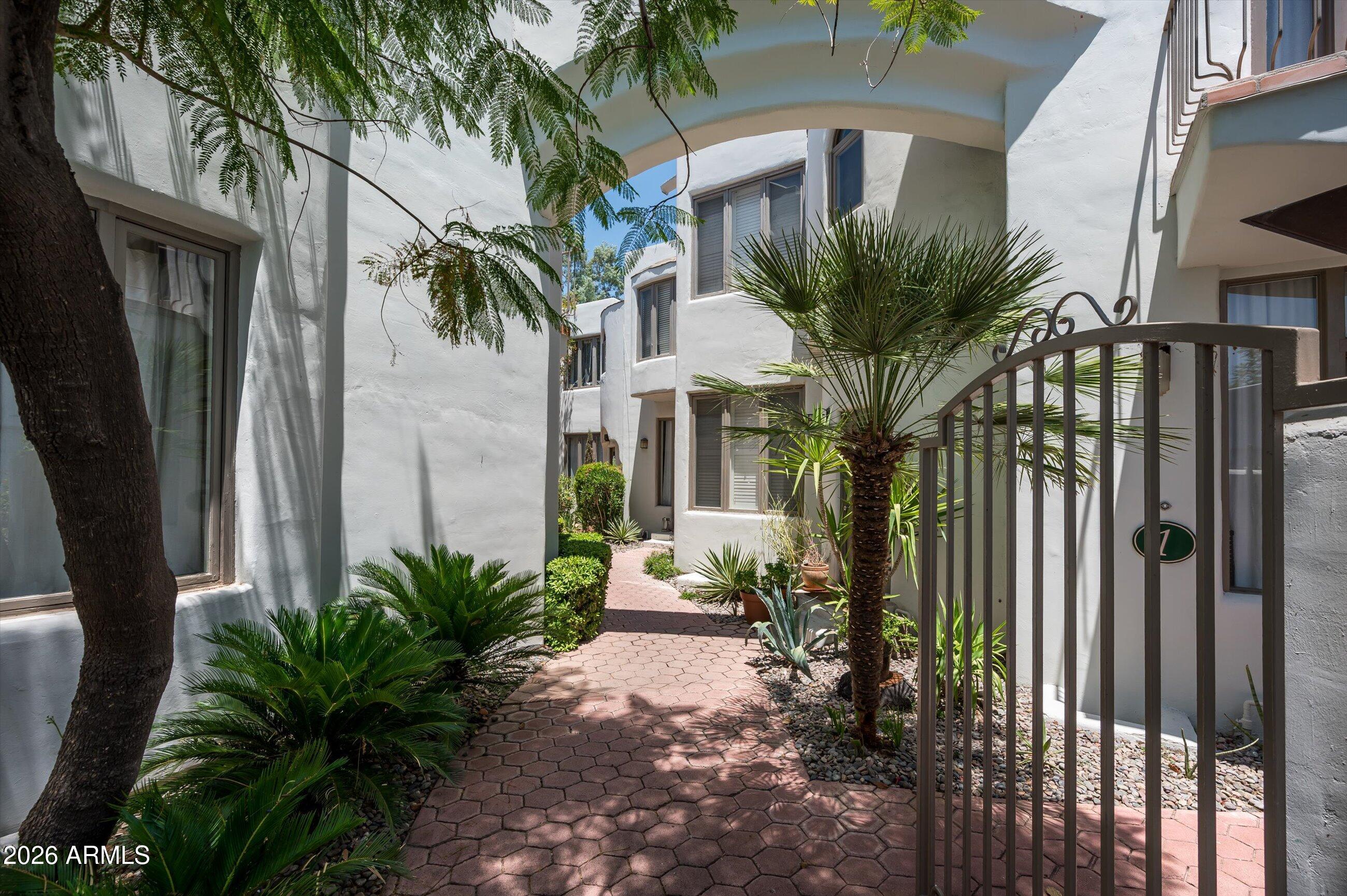 Buy or rent a property | E Indian School Rd, Phoenix 85018