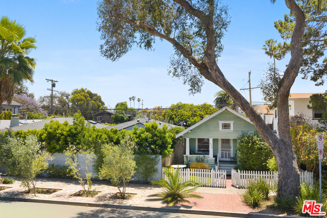 Buy or rent a property | Rialto Ave, Venice 90291