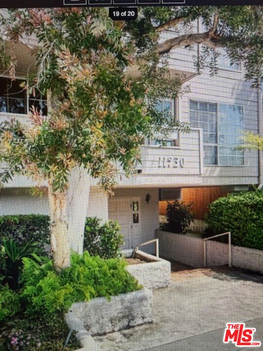 Buy or rent a property | Avon Way, Los Angeles 90066