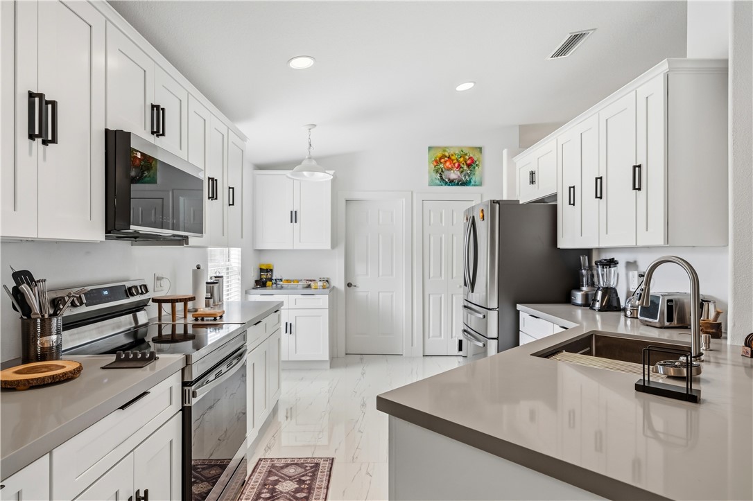 Buy or rent a property | Greenleaf Cir, Vero Beach 32960