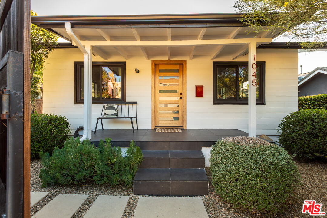 Buy or rent a property | Farnam St, Los Angeles 90042