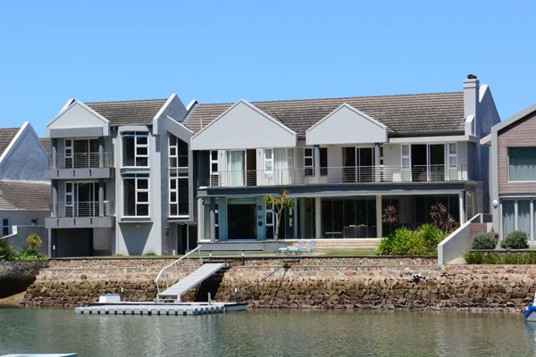 Buy or rent a property | 2 3 Lord Nelsons Arm, Port Alfred 6170