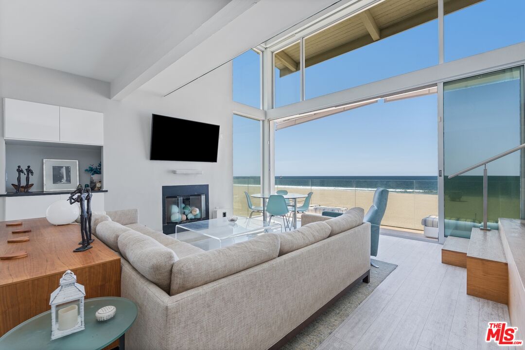 Buy or rent a property | Driftwood St, Marina del Rey 90292