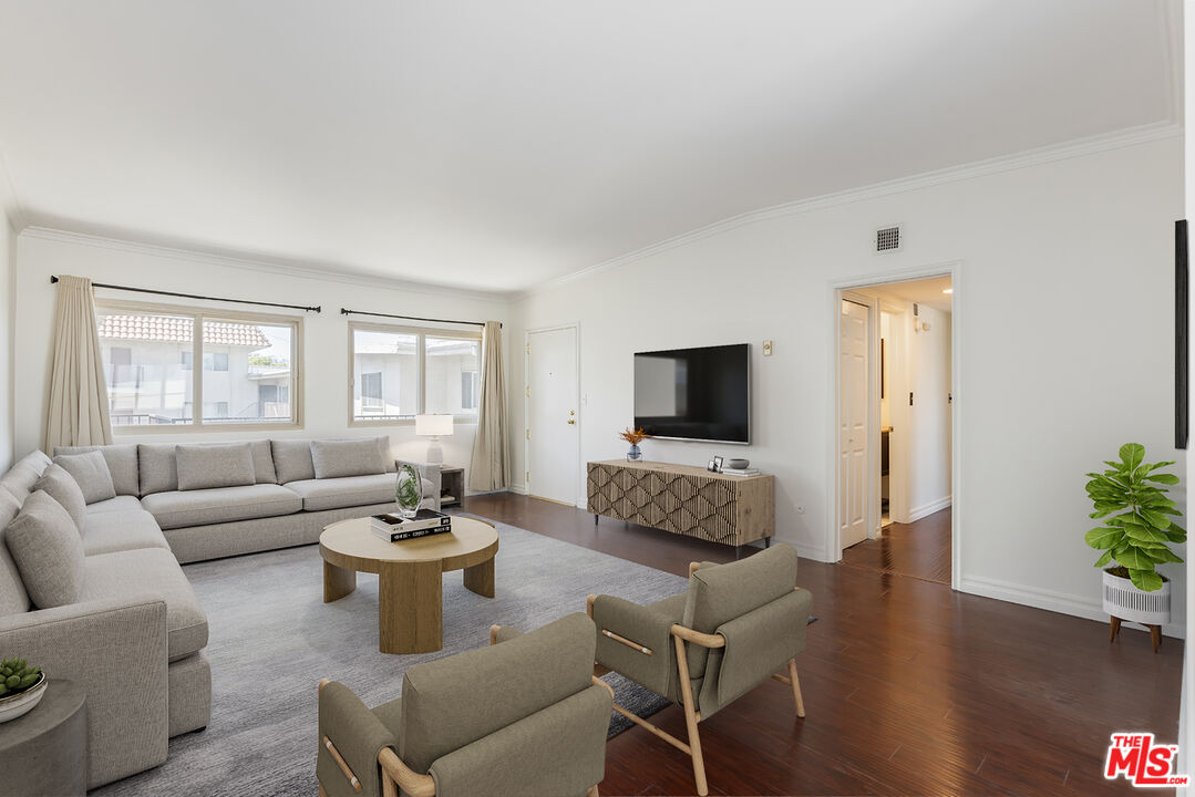 Buy or rent a property | Belford Ave, Los Angeles 90045