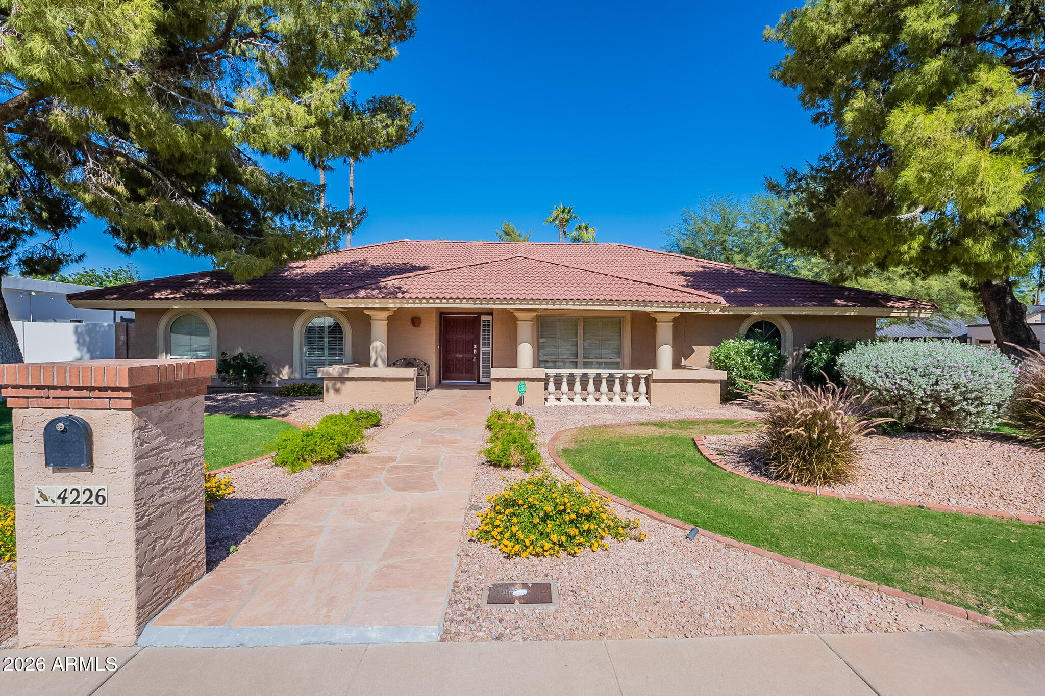 Buy or rent a property | E North Ln, Phoenix 85028