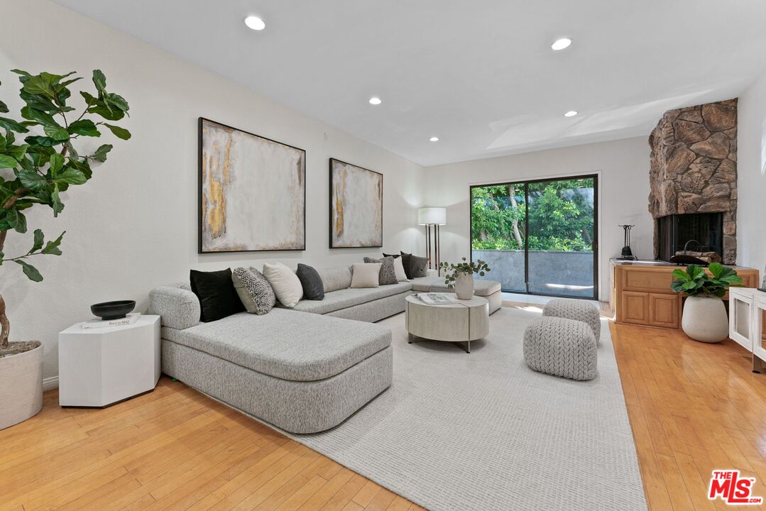 Buy or rent a property | Stoner Ave, Los Angeles 90025