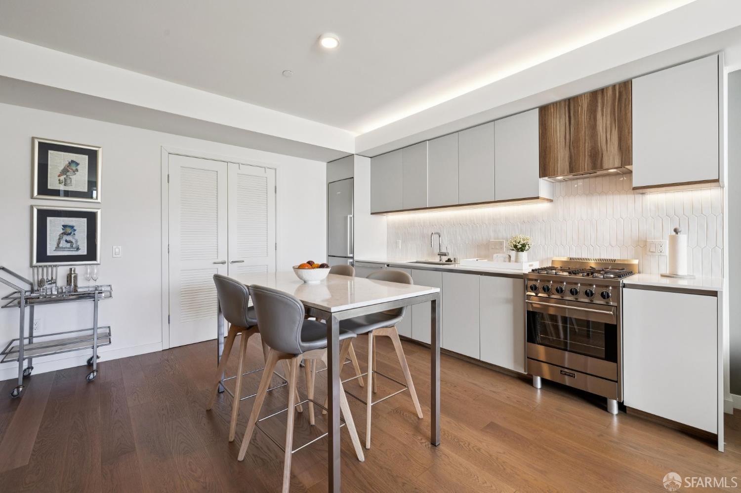 Buy or rent a property | Lombard St, San Francisco 94123