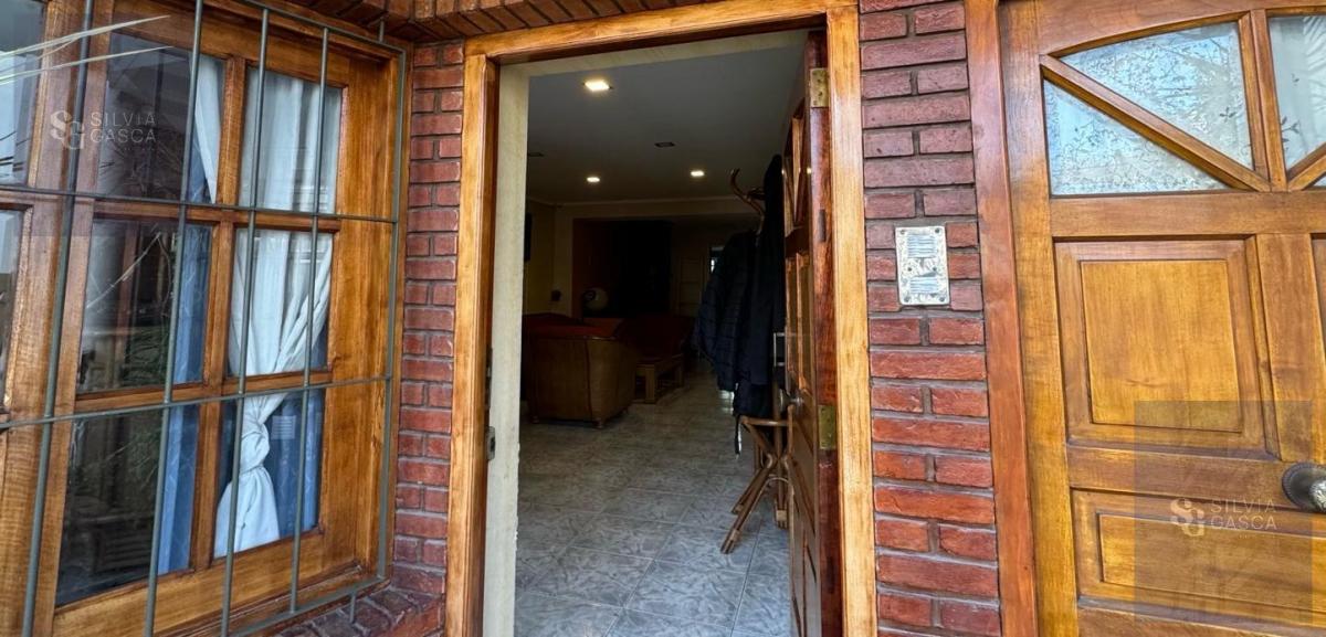 Buy or rent a property | Italia, Flores C1406GYA