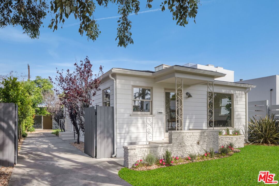 Buy or rent a property | Indiana Ave, Venice, CA 90291