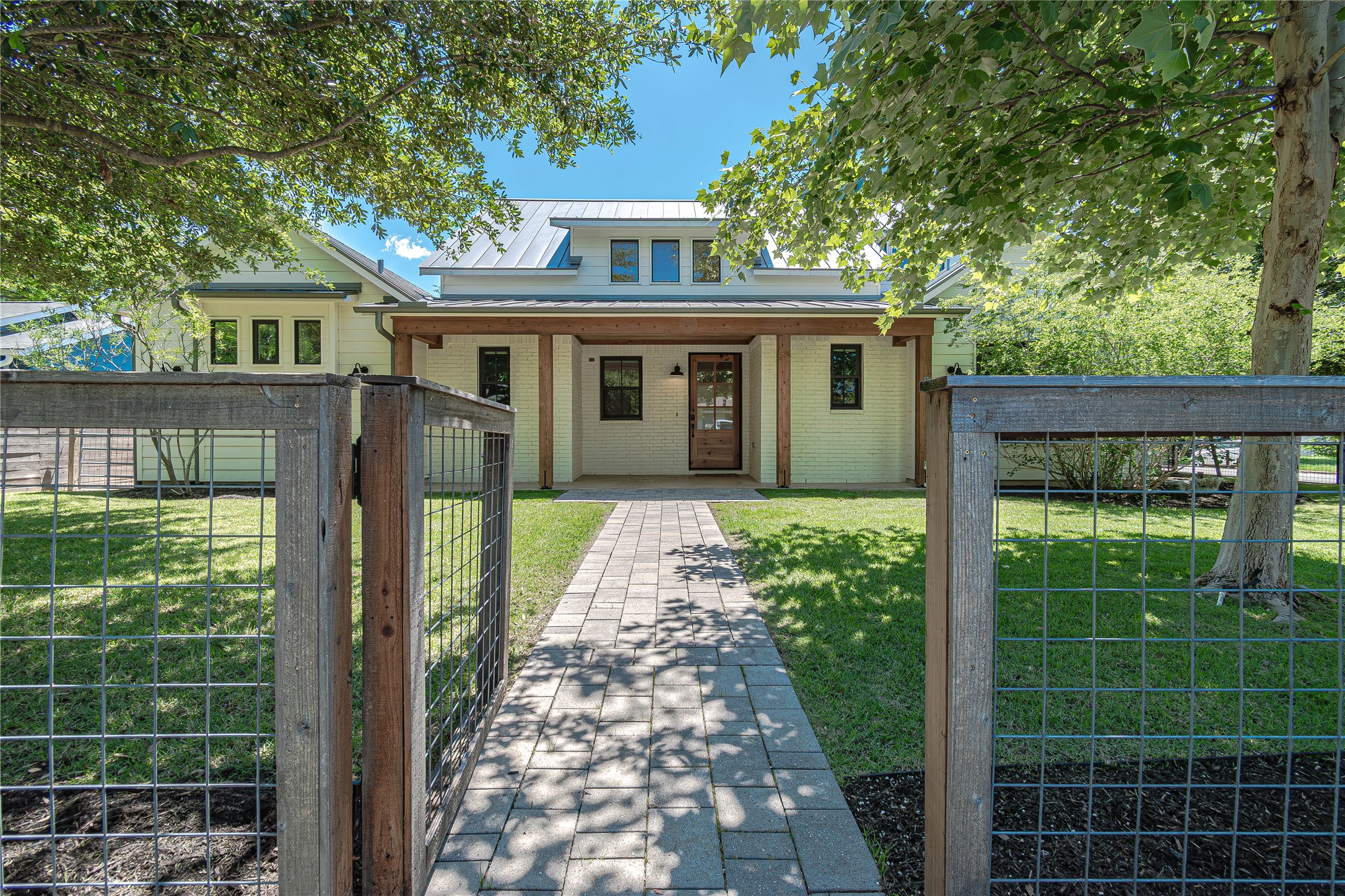 Buy or rent a property | Chesterfield Ave, Austin 78752