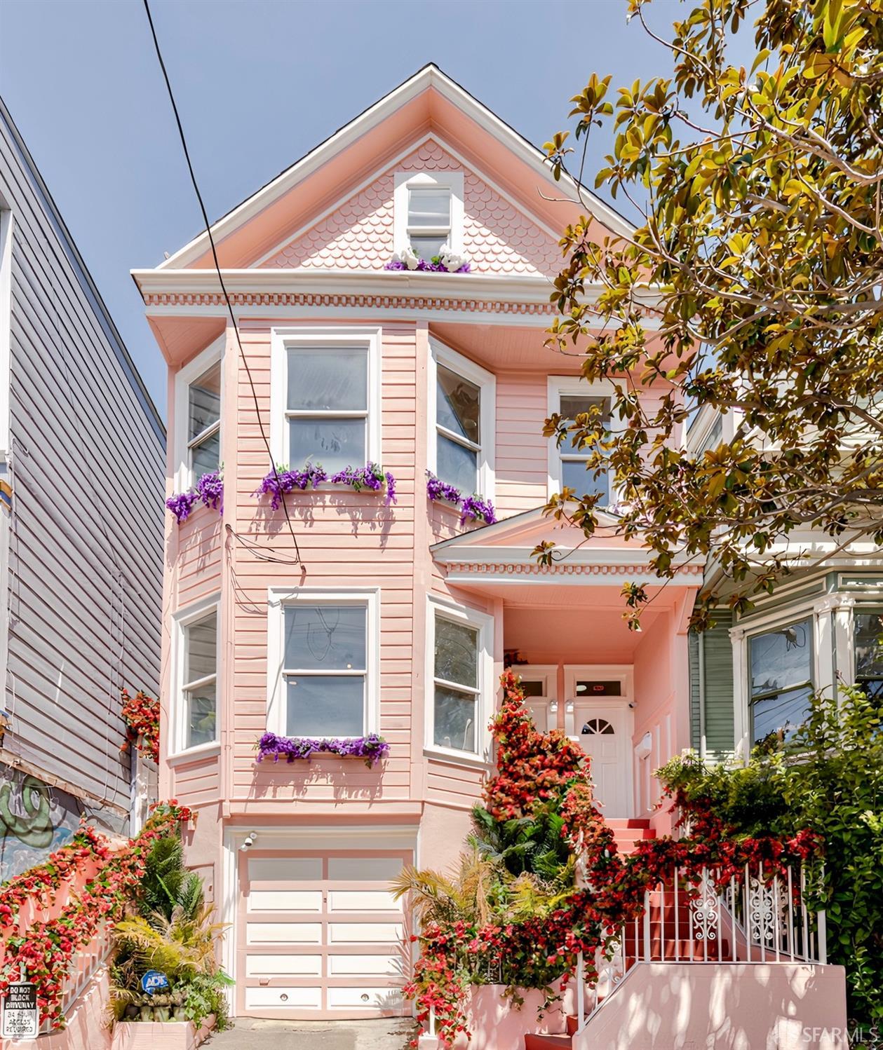 Buy or rent a property | 18th St, San Francisco 94114