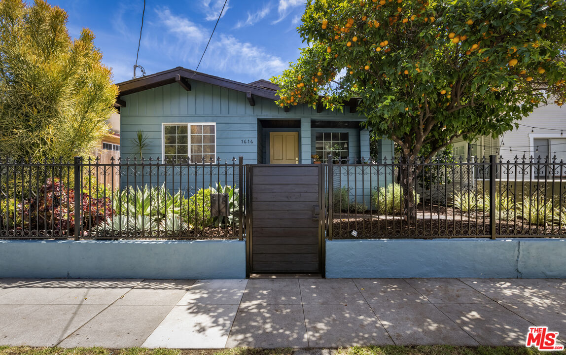 Buy or rent a property | Allesandro St, Los Angeles 90026
