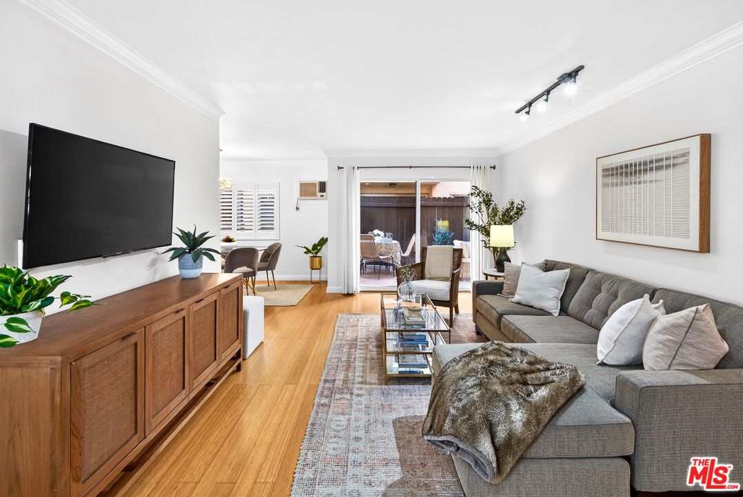 Buy or rent a property | S Barrington Ave, Los Angeles 90049