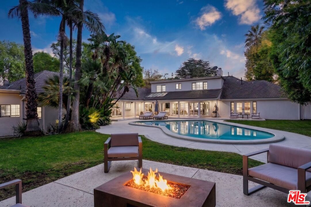 Buy or rent a property | Valley Vista Blvd, Sherman Oaks 91403
