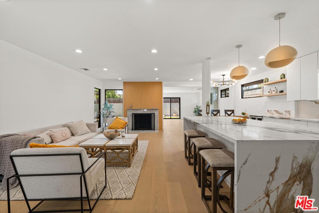 Buy or rent a property | Buffalo Ave, Sherman Oaks 91401