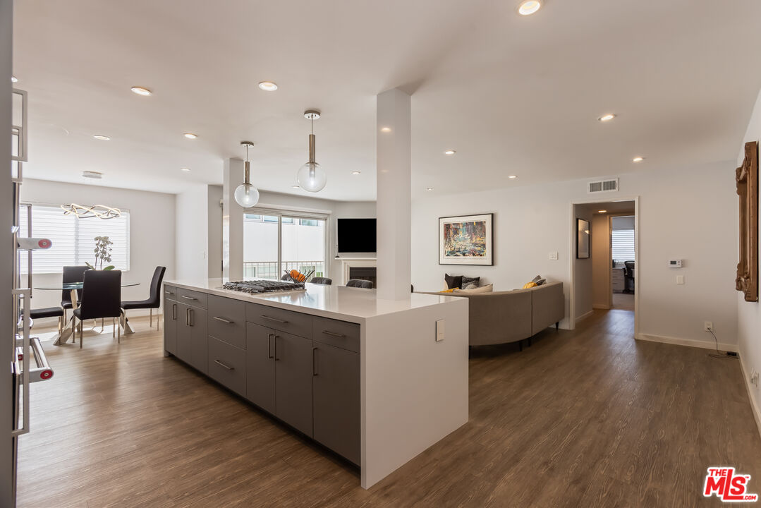 Buy or rent a property | S Bentley Ave, Los Angeles 90025